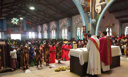 Ataque terrorista a una iglesia en Bangui Más de seis muertos por el ataque a una iglesia en Bangui
